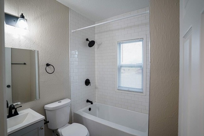 6015 Garland St, Detroit, MI 48213 - photo 6