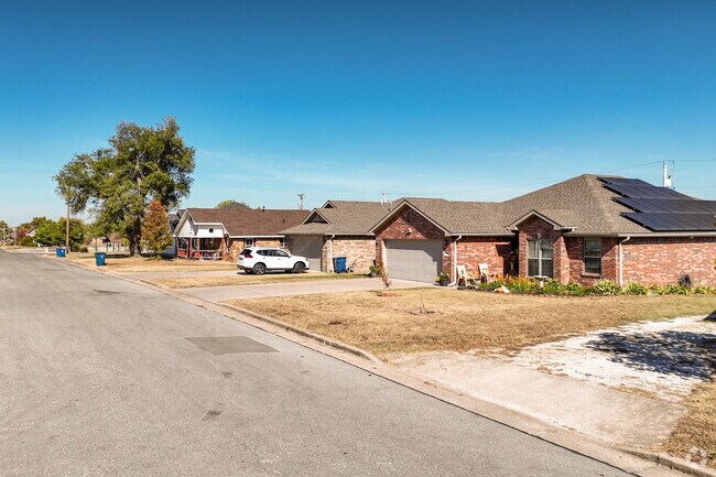 Parr Hill Park is a centrally located neighborhood in south Joplin.
