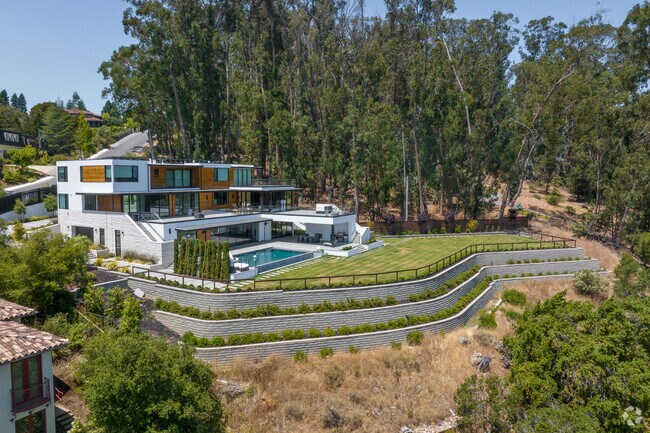 Luxury homes in Skyfarm typically come equipped with top-of-the-line amenities.