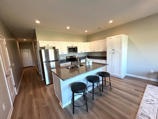 301 Crest Dr, Beatrice, NE 68310