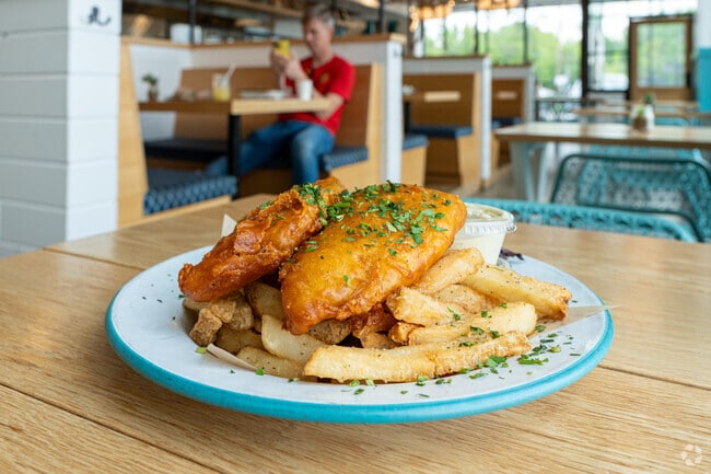 Brown Bag Seafood Co. serves fresh seafood near Naperville's Hobson Village neighborhood.