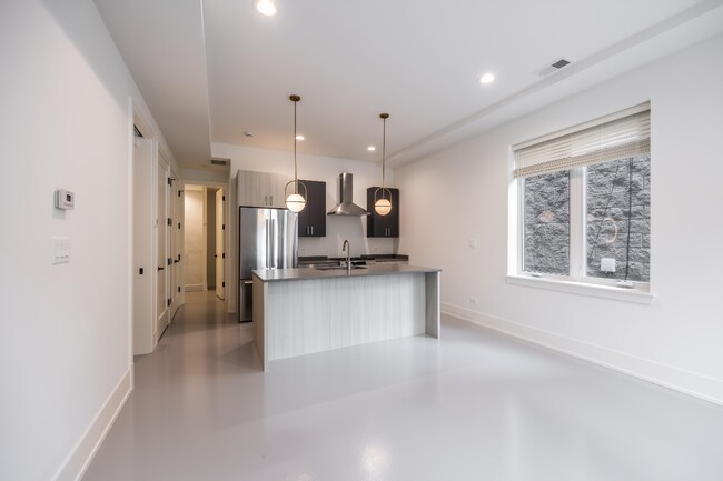 1814 W Thomas St unit 1F, Chicago, IL 60622 - photo 5