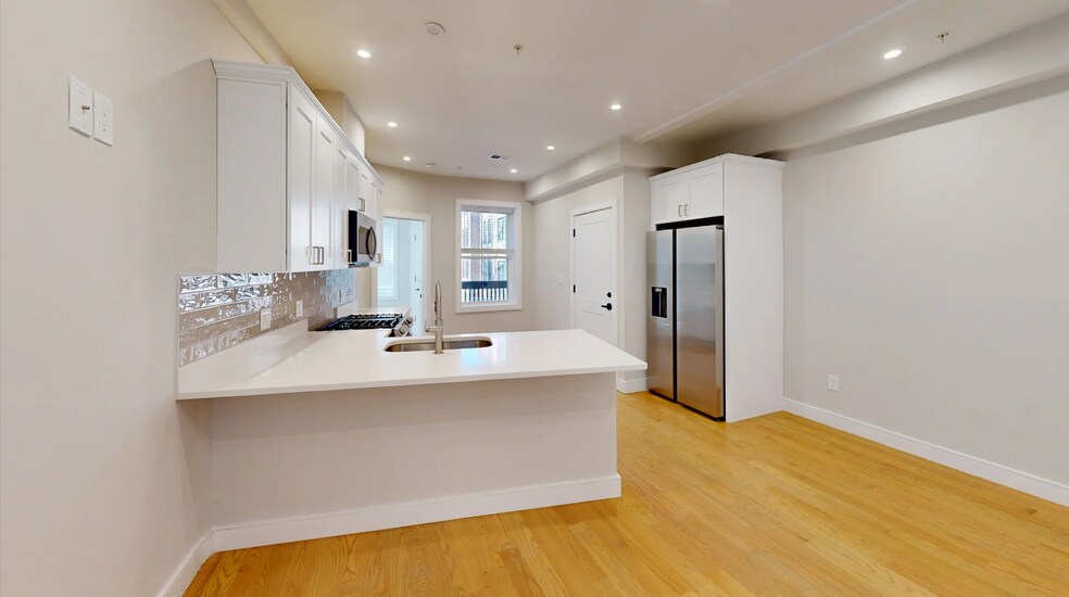 165 Allston St unit 7, Boston, MA 02134 - photo 1