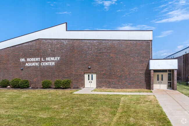Henley Aquatic Center sits beside Bridger Middle School and houses ten lap lanes for swimming.