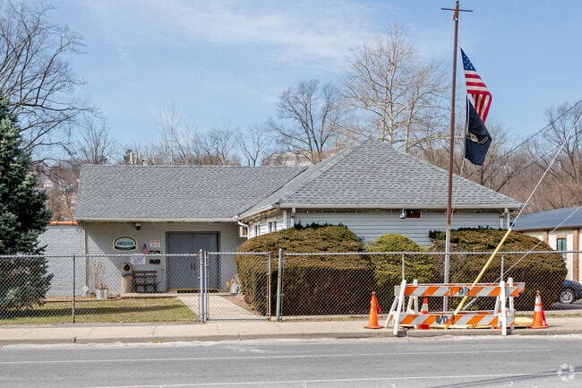 The Homefield House is a community center hosting small events in Nepera Park.