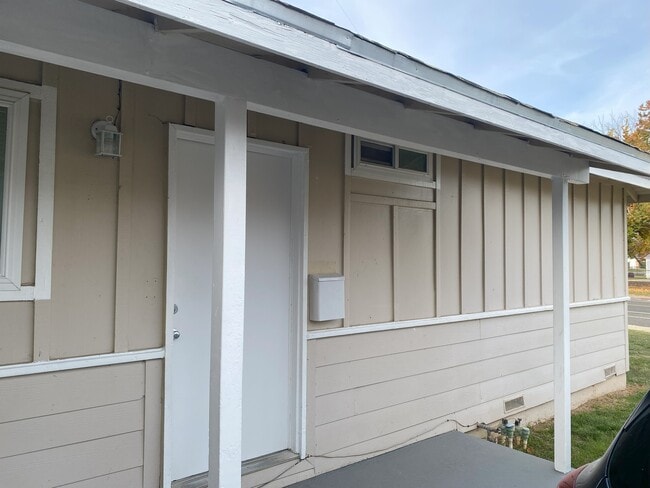 3332 Explorer Dr, Sacramento, CA 95827 - photo 2