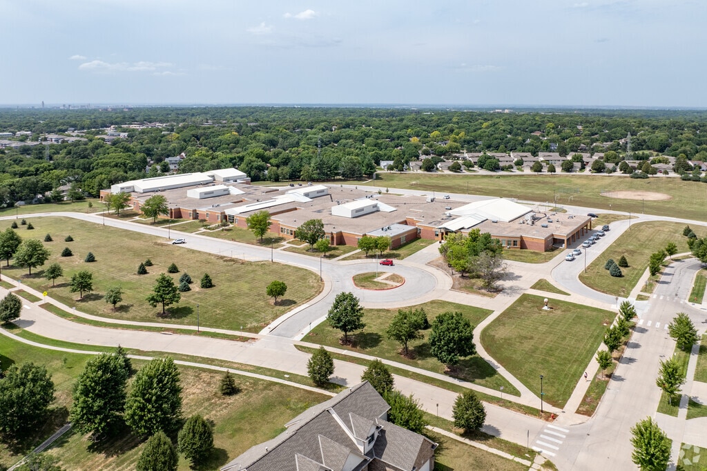 Lux Middle School is easily accessible in the Lincoln community.