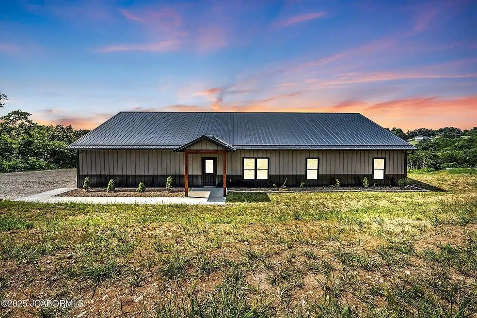 8206 Big Meadows Rd, Jefferson City, MO 65101 - photo 1