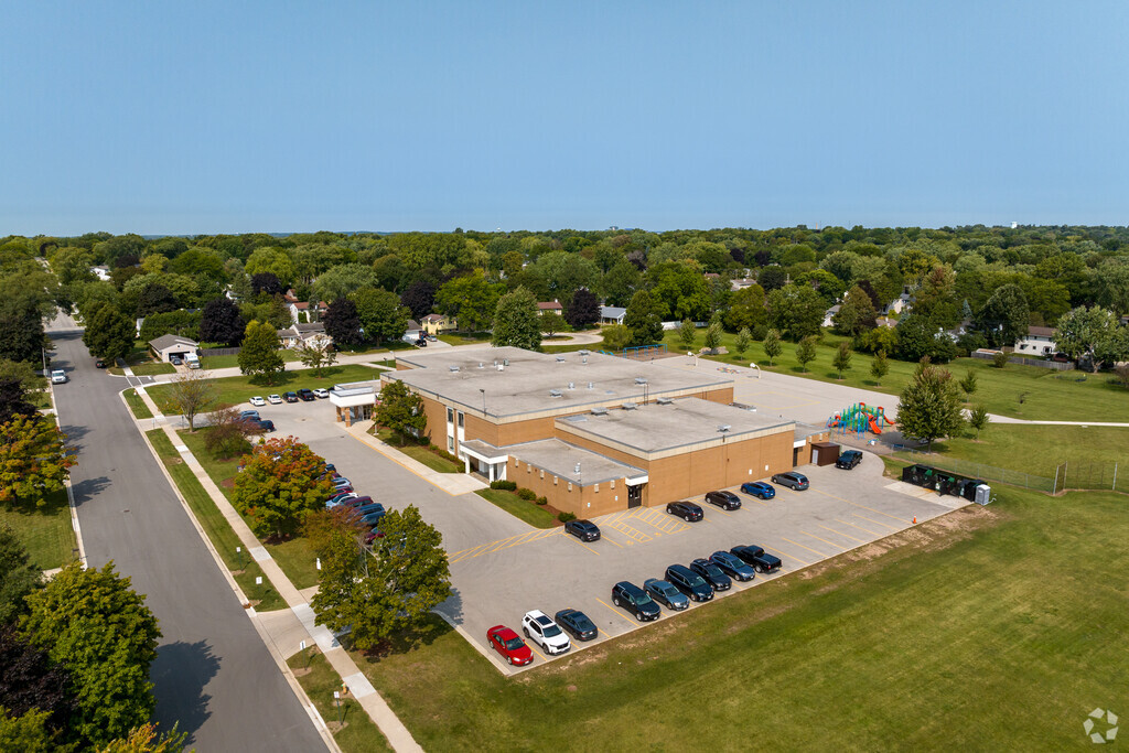 Doty Elementary School is centrally located, making pick up and drop off easy.