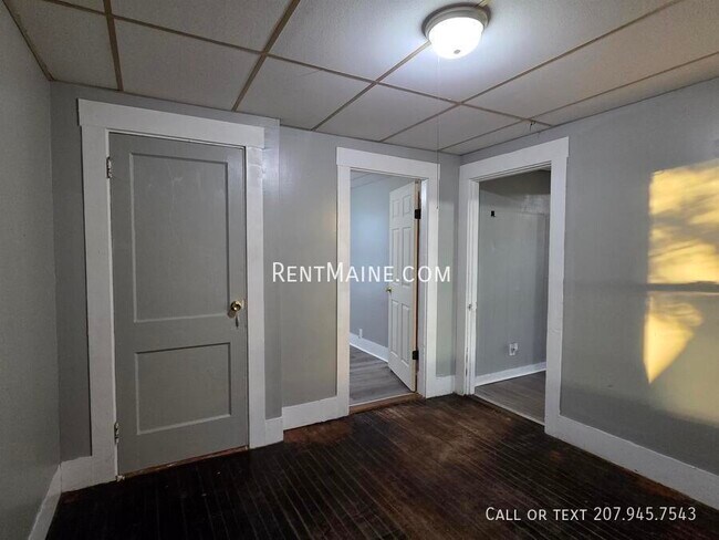 29 Elm St unit 1, Lewiston, ME 04240 - photo 7