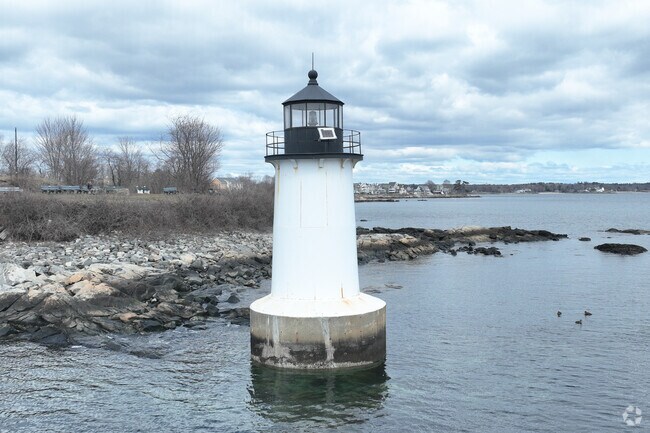 Fort Pickering Lighthouse echoes the maritime past of Salem Willows.
