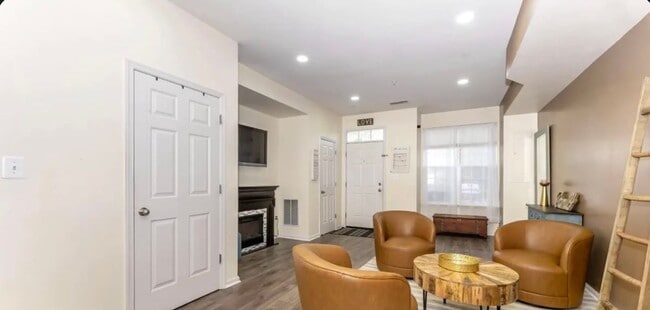 639 Tivoli Rd, Frederick, MD 21703 - photo 4