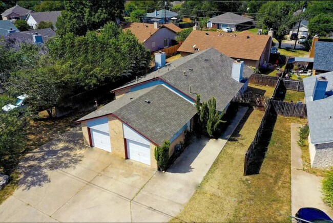 619 Luther Dr unit B1, Georgetown, TX 78628 - photo 2