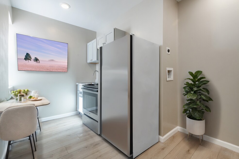 4737 Frankford Ave unit 2nd Floor B1, Philadelphia, PA 19124 - photo 1