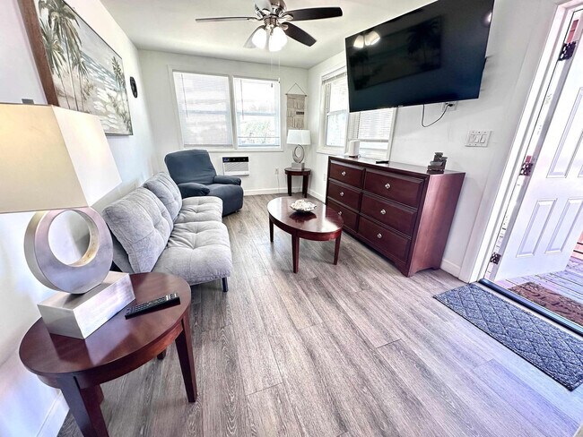 324 Van Buren St unit FL1-ID1358006P, Hollywood, FL 33019 - photo 2