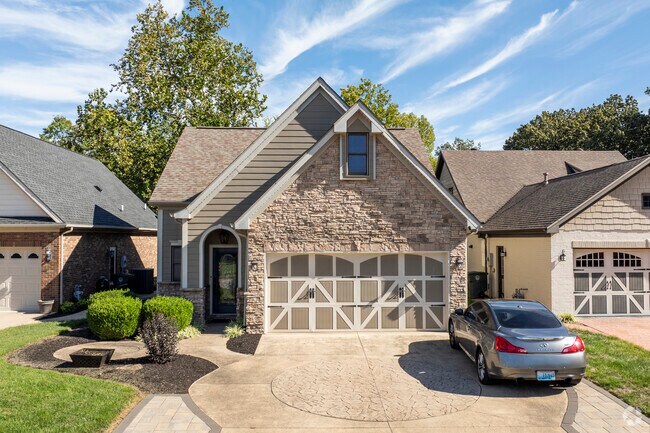 Streets with newly built new traditional home styles can be found in Southeast Owensboro.