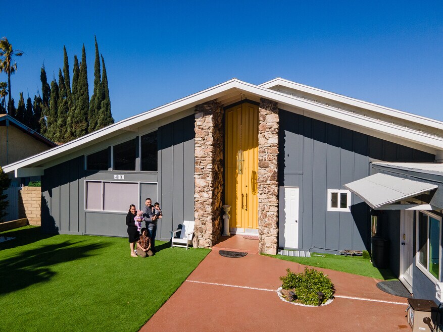 19801 Lassen St unit gold, Chatsworth, CA 91311 - photo 1