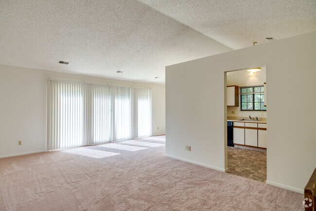 3BR, 2BA - 1,300SF - Living Room