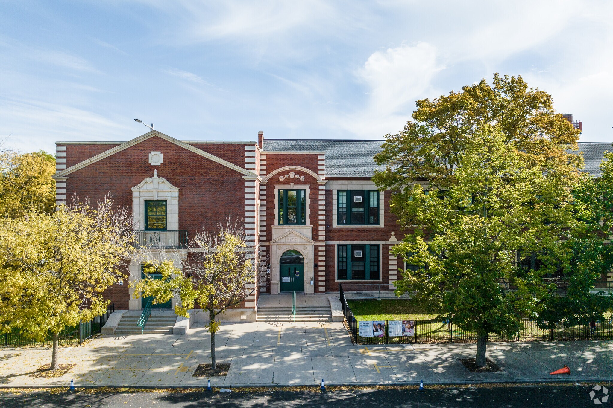 Palmer Elementary School is a well rated public school in Mayfair with about 747 students.
