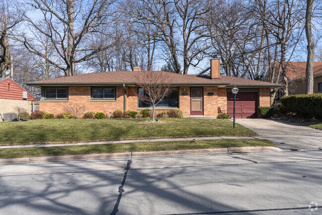 There are many brick ranches in Wustum Park.