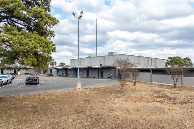 Stone Middle School earns a B grade from Niche.