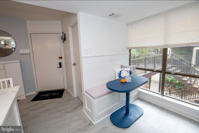 305 Shawmont Ave unit E, Philadelphia, PA 19128 - photo 3