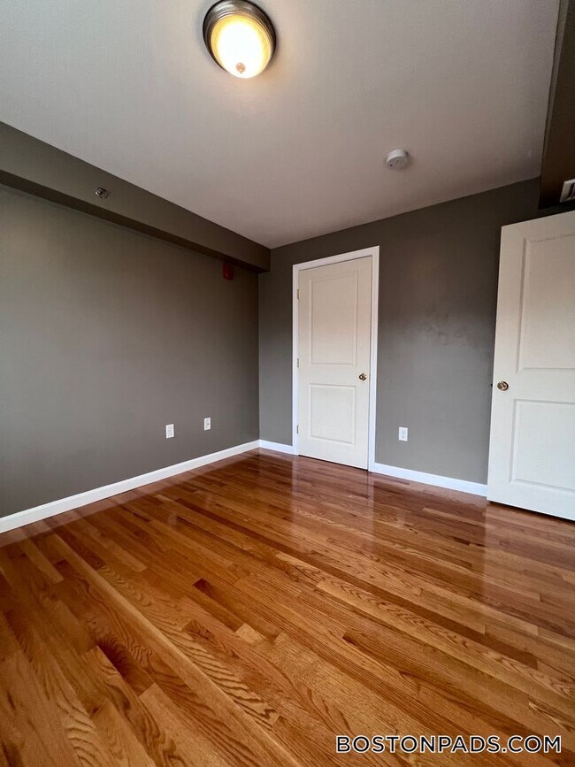 144 Stevens St unit 11, Lowell, MA 01851 - photo 5