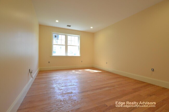 35 Pratt St unit 2, Allston, MA 02134 - photo 3