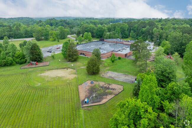 Grand Oaks Elementary School has a scenic rural setting.