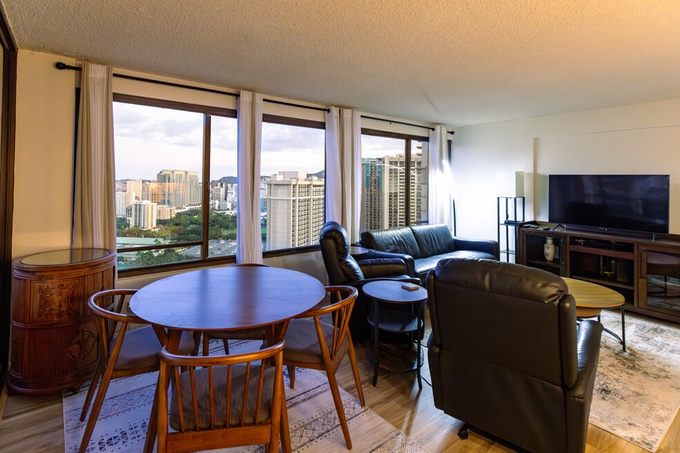 Discovery Bay Center unit 3516, Honolulu, HI 96815 - photo 1