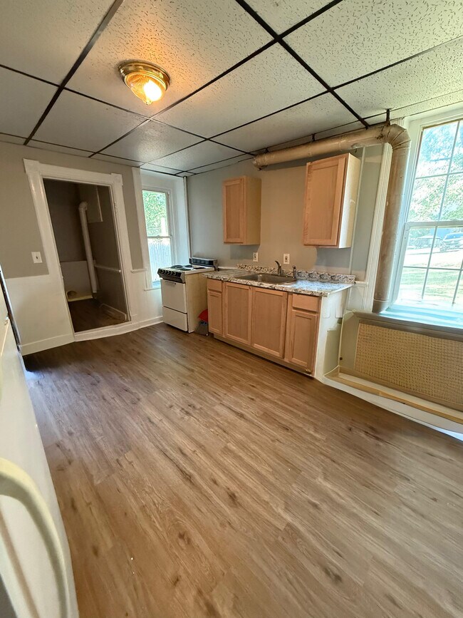 164 Main St unit 1R, Cohoes, NY 12047 - photo 3