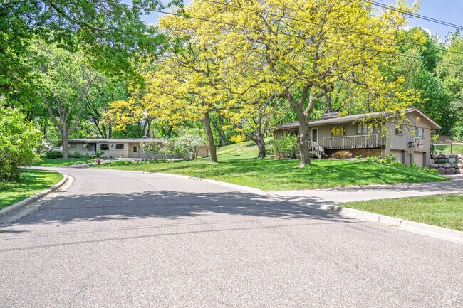 The Woodland-Highland neighborhood is mostly shaded lots with lots of trees.