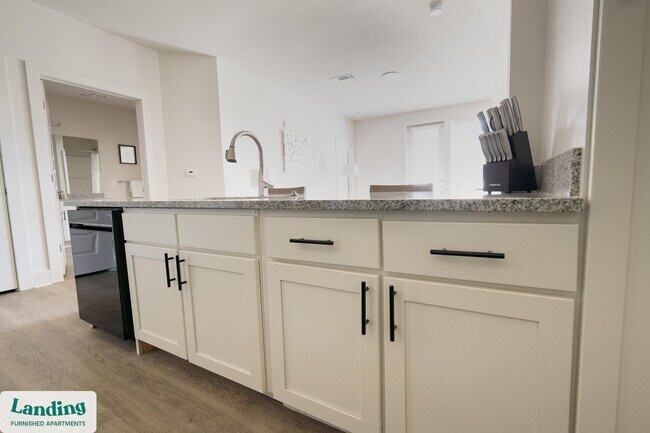 404 W 26th St unit 8106, Charlotte, NC 28206 - photo 6