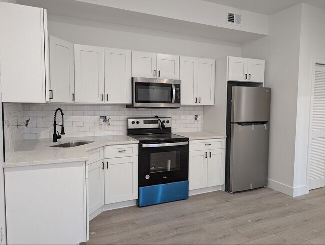 3900 Aspen St unit 9, Philadelphia, PA 19104 - photo 2