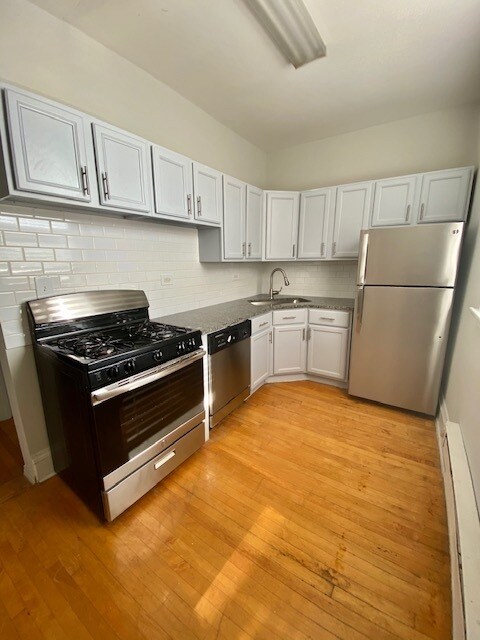 3917 N Southport Ave unit 3E, Chicago, IL 60613 - photo 5