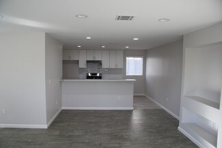 7359 Kester Ave, Van Nuys, CA 91405
