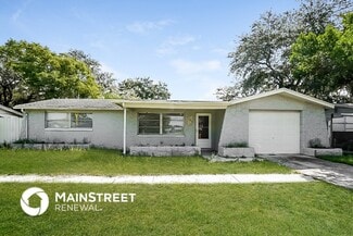 11612 Crystal Lake Dr, Port Richey, FL 34668