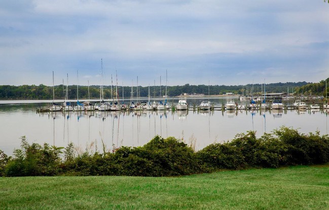 Dahlgren Townhomes ** No Cost Utilities *, Dahlgren, VA 22448 - photo 4