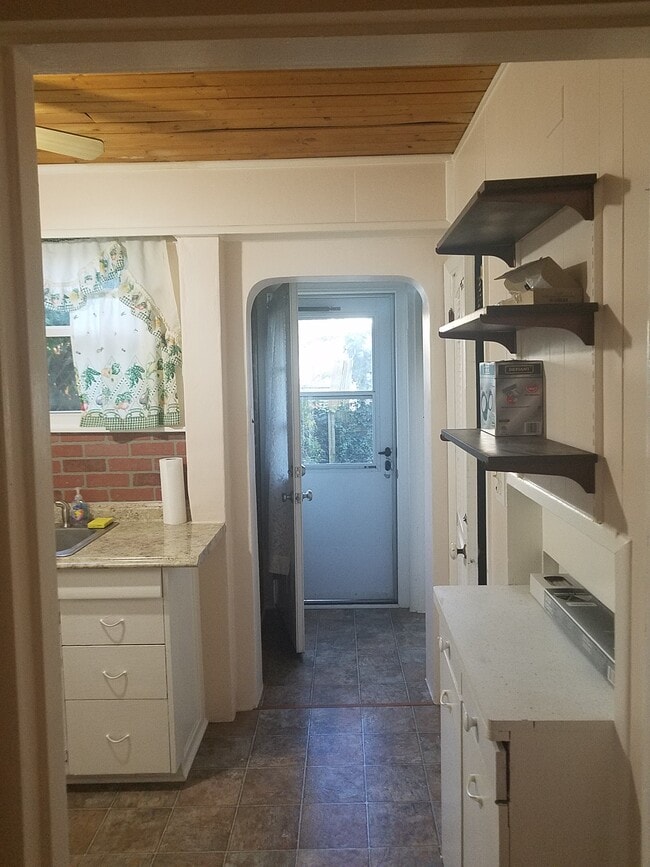 21 Sunship Rd, Dundalk, MD 21222 - photo 6