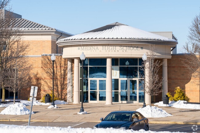 Welcome to Medina High School in Medina, Ohio.