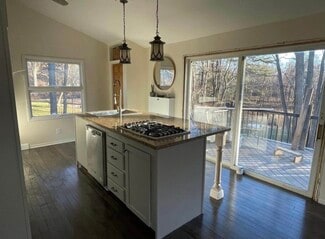 510 Kenwood Ave Unit Kenwood Apt 2, Delmar, NY 12054