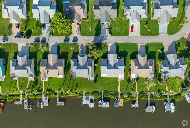 Homes in Harbour Point give residents of Port Orange access to Halifax River.