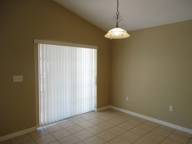 2722 Billingham Dr, Land O Lakes, FL 34639 - photo 4