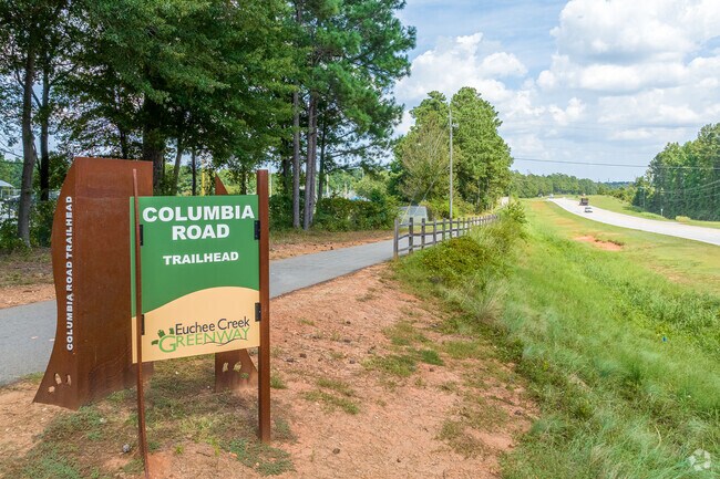 Go for a jog on the greeneway running through Grovetown.