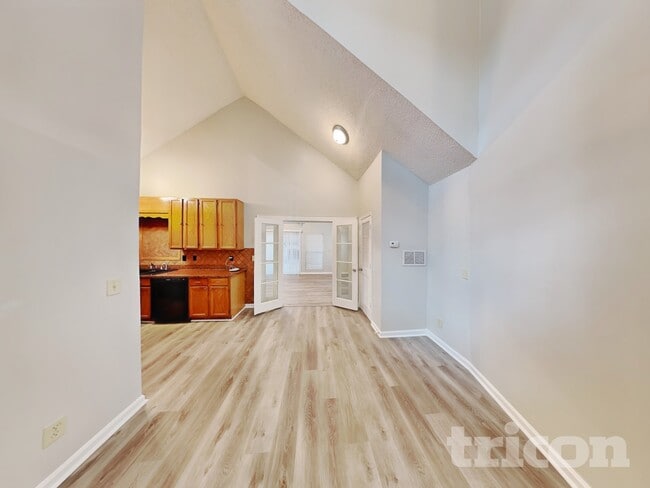 623 Lockhart Ct NE, Marietta, GA 30066 - photo 5