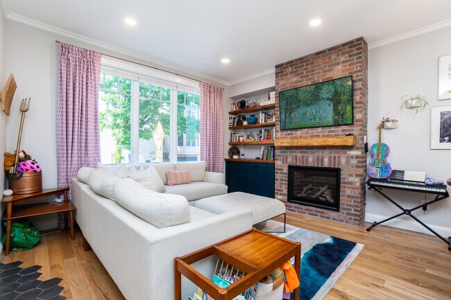 452 W 4th St, Boston, MA 02127 - photo 2