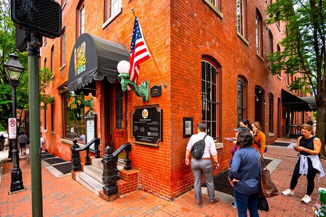 Shockoe Slip residents enjoy southern cuisine at the Tobacco Company Restaurant.