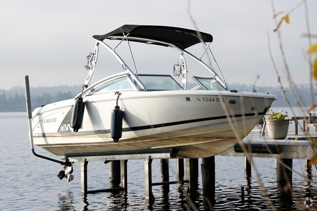 Join community events, kayak Lake Washington, or enjoy Mercerdale's cuisine.