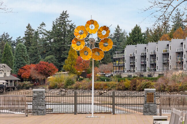 Lake Oswego boasts vibrant arts, outdoor exhibits, and theaters for Westridge residents.