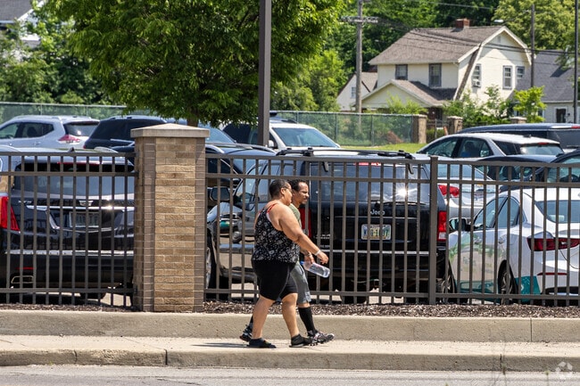 Many residents in College Hill enjoy walking to get wherever they need to go.
